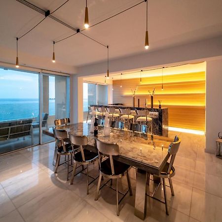 Luxurious Sea Front Three Bedroom Apartment リマソール エクステリア 写真